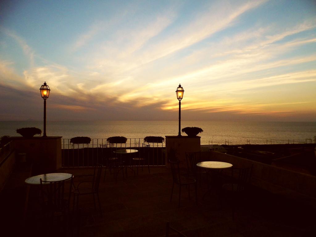 אמנטיאה Hotel Ristorante Le Clarisse מראה חיצוני תמונה