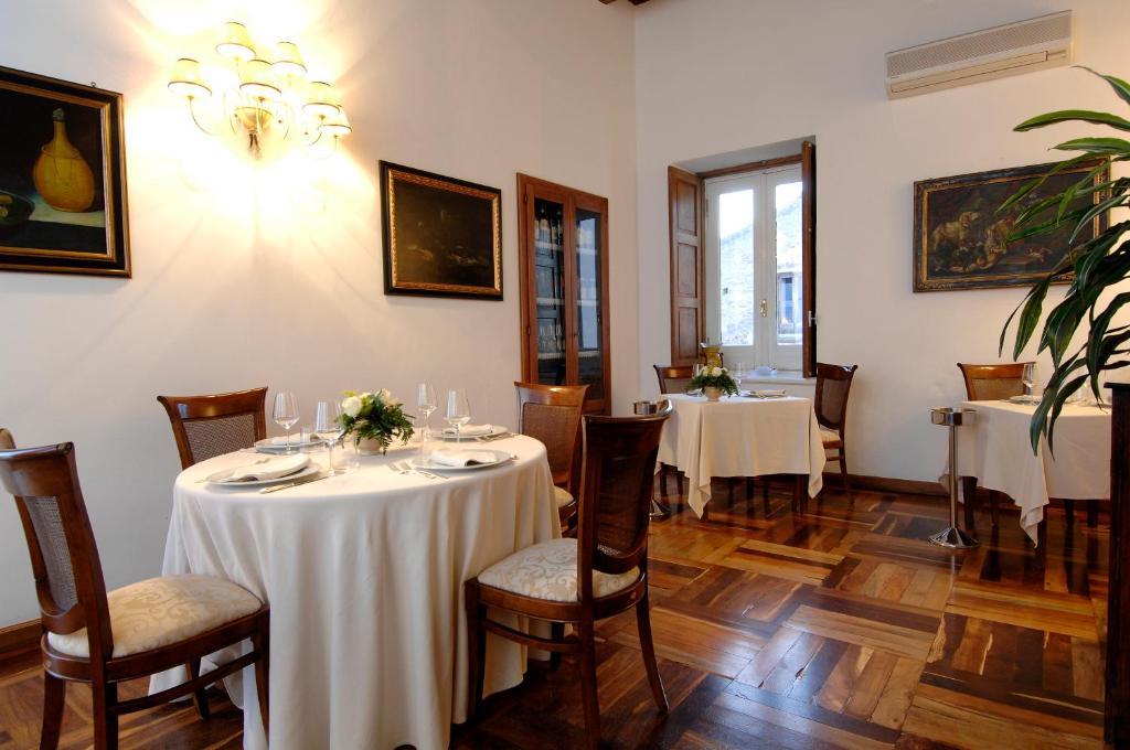 אמנטיאה Hotel Ristorante Le Clarisse מראה חיצוני תמונה